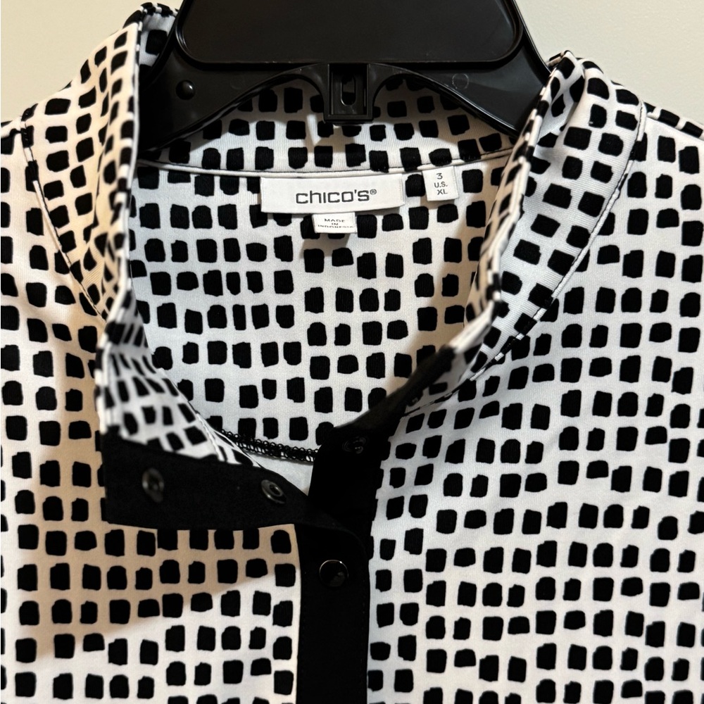 Chico's Zenergy UPF Pullover Black and White Shirt